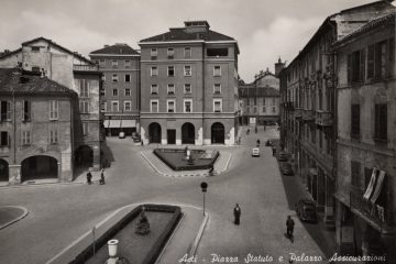 Asti - Piazza Statuto e Palazzo Assicurazioni