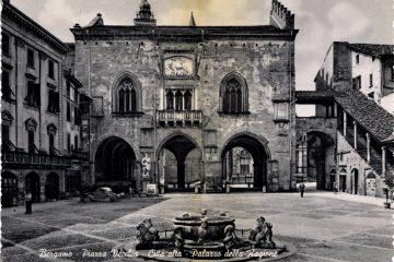Bergamo - Piazza Vecchia - Palazzo della Ragione