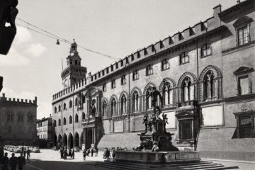 Bologna - Piazza Nettuno e Palazzo del Podestà