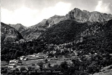 Vagli Sopra nello sfondo superbo delle Apuane