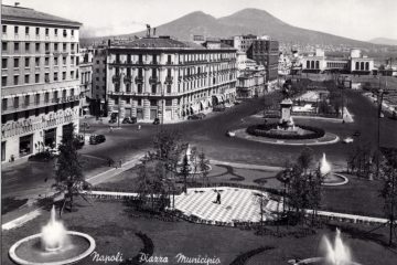 Napoli - Piazza Municipio (2) Napoli - Piazza Municipio (2)