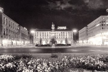 Napoli - Piazza Municipio Napoli - Piazza Municipio