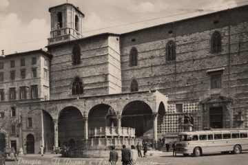 Perugia - Il Duomo e Fontana Maggiore