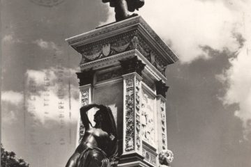 Urbino - Monumento a Raffaello