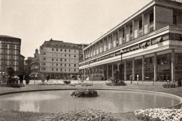 Reggio Emilia - Piazza Cavour - Oggi Piazza Martiri del 7 Luglio 1960 Reggio Emilia - Piazza Cavour - Oggi Piazza Martiri del 7 Luglio 1960