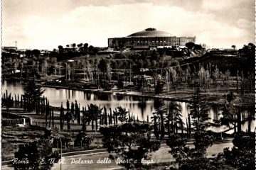 Roma - E.U.R. Palazzo dello Sport e lago