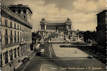 Roma - Piazza Venezia col monumento a Vittorio Emanuele Roma - Piazza Venezia col monumento a Vittorio Emanuele