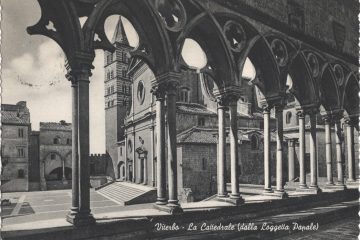 Viterbo - La Cattedrale dalla Loggetta Papale
